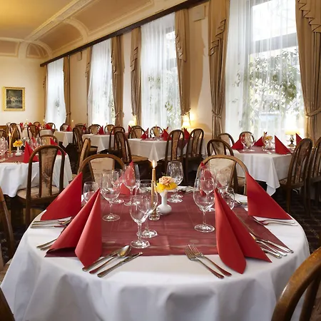 Orea Place Aparthotel 4*