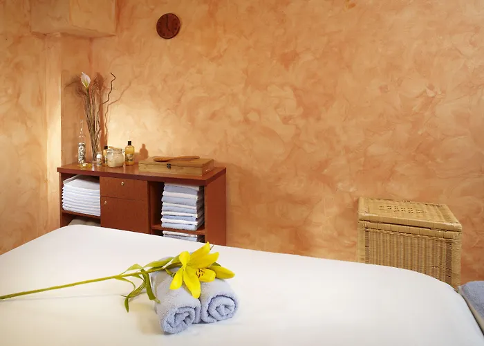 Orea Place Aparthotel 4*