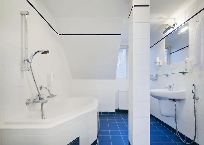 Aparthotel Orea Place 4*